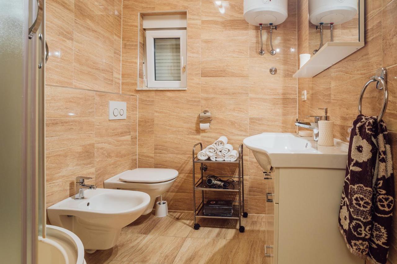 Apartments Essentia Podstrana Luaran gambar