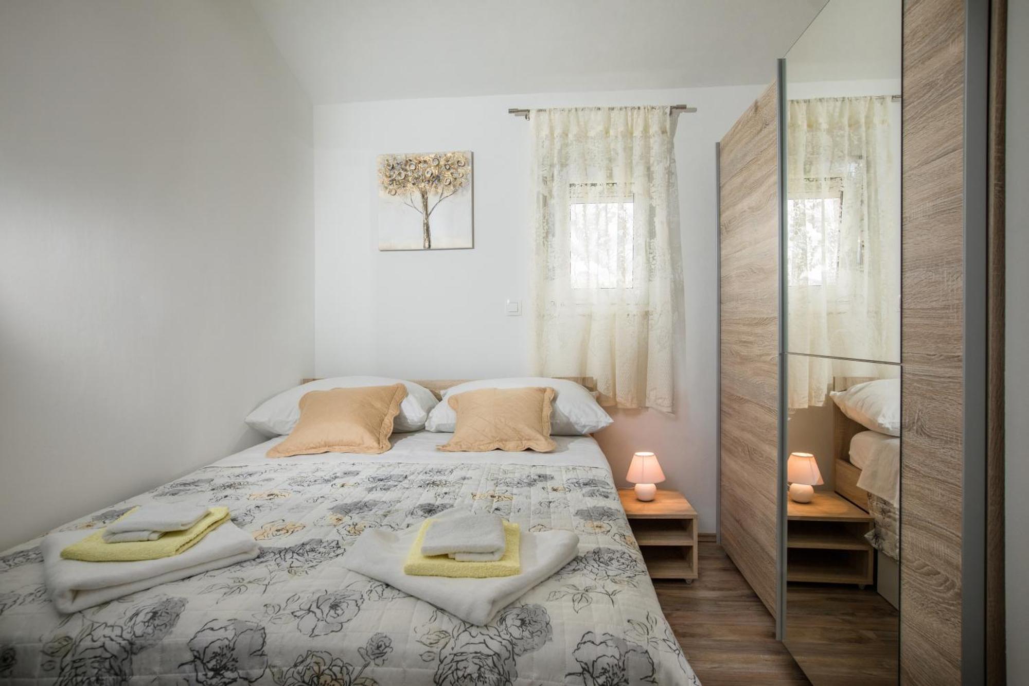 Apartments Essentia Podstrana Luaran gambar