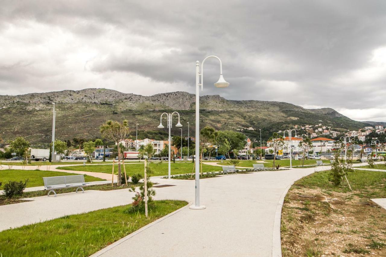 Apartments Essentia Podstrana Luaran gambar